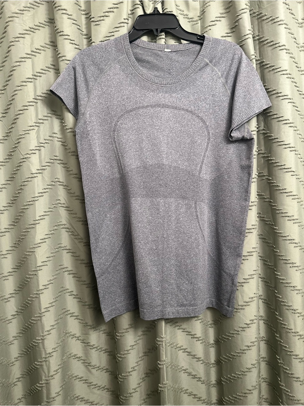 Grey gray Lululemon Swiftly Tech Crew Short Sleeve Shirt size 12 good used condi